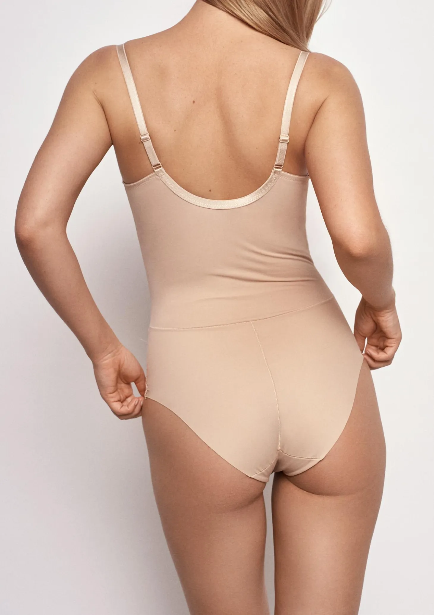 Body wygładzające modelujące beżowe Modeling Poupee Marilyn