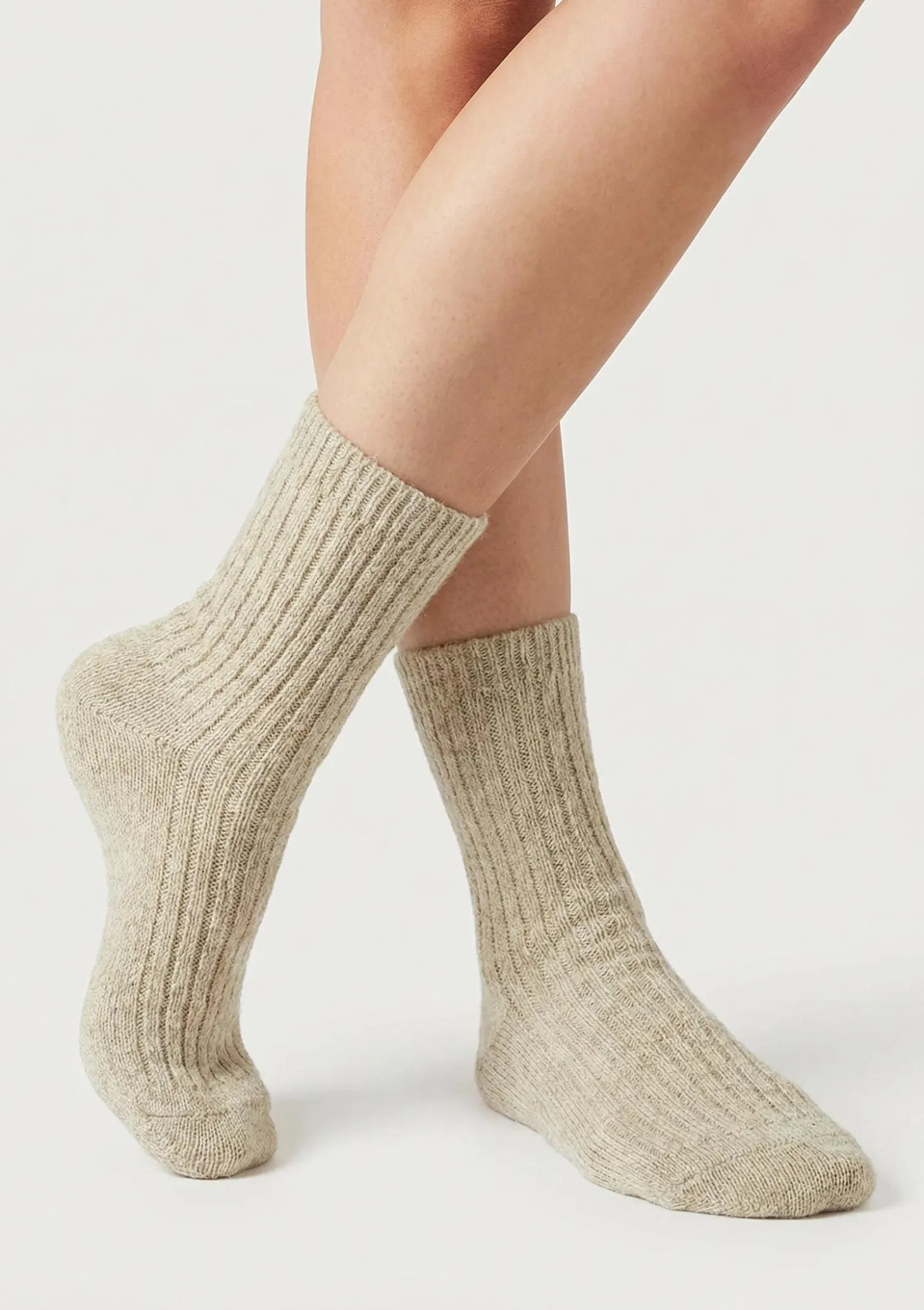 Ciepłe skarpetki damskie prążkowane z naturalnej bawełny - Angora F28