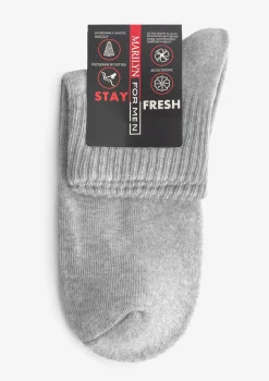 Męskie jasnoszare bawełniane skarpetki bezuciskowe z płaskim szwem - Stay fresh