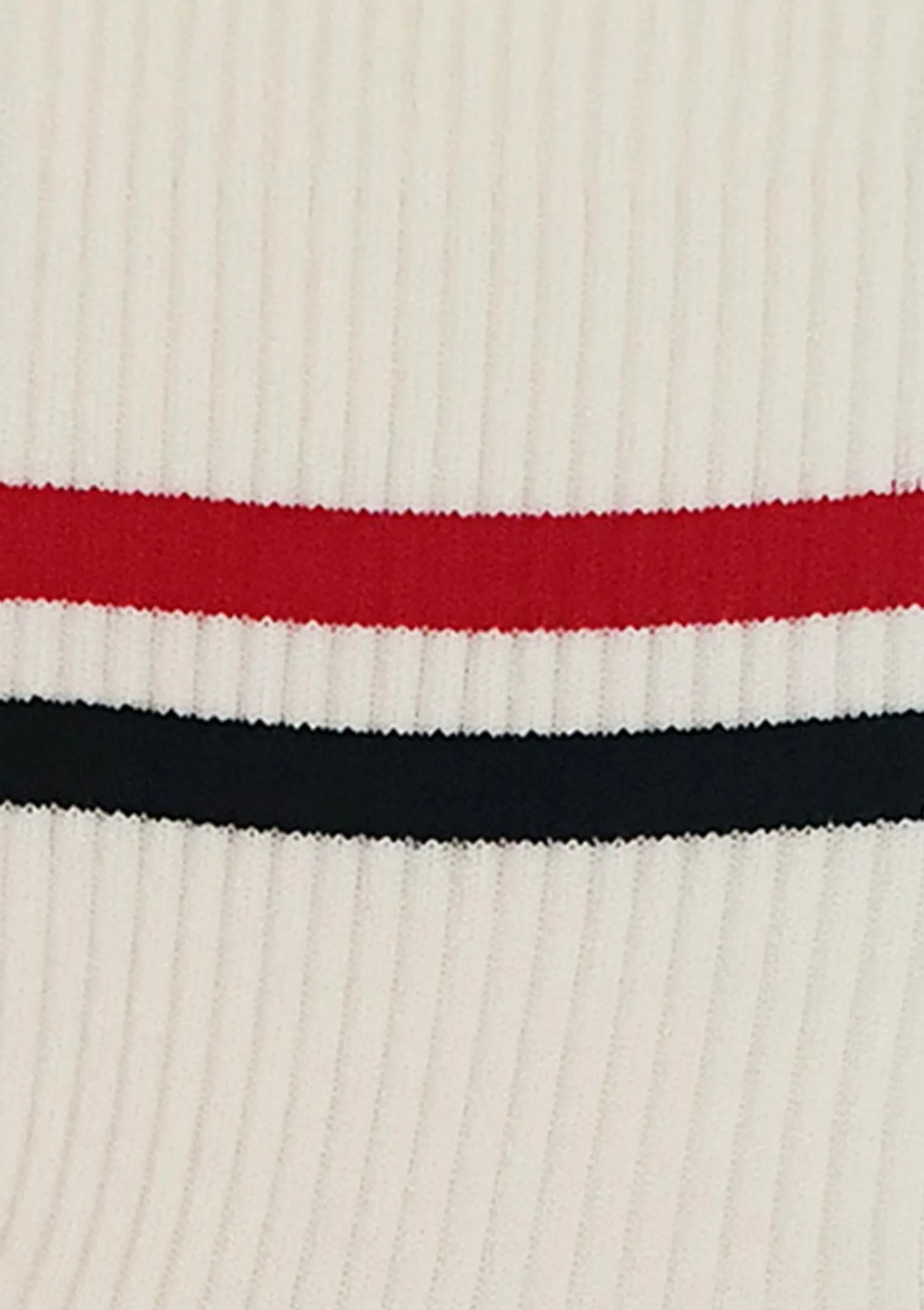 Skarpetki unisex za kostkę z białej prążkowanej dzianiny z kolorowymi paskami Striped